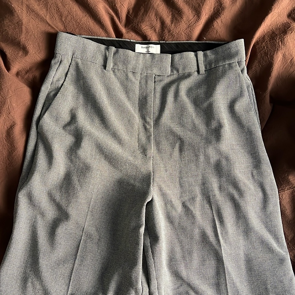 Aritzia babaton wide leg houndstooth trousers. Size 8.